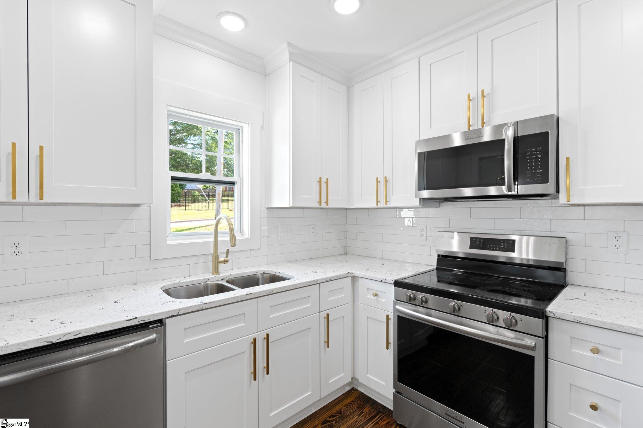 2 Maco Street Greenville, SC 29607 - Photo 15 of 35