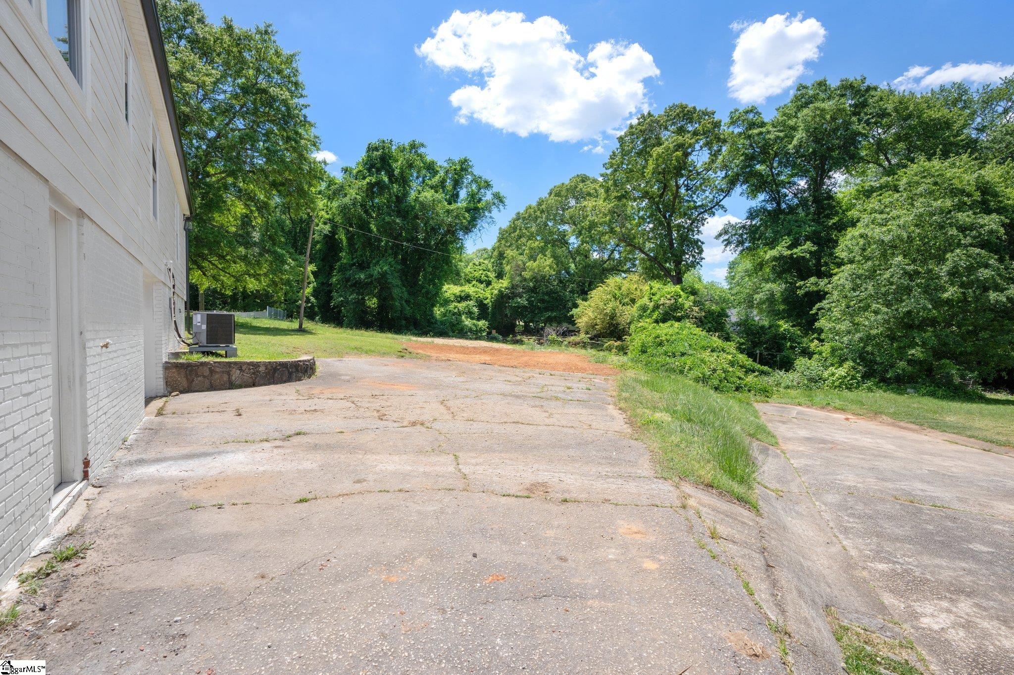 2 Maco Street Greenville, SC 29607 - Photo 32 of 35