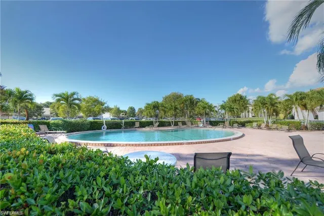 $319,000 | 9621 Spanish Moss Way, Unit 3831, Bonita Springs, FL 34135