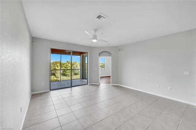 $319,000 | 9621 Spanish Moss Way, Unit 3831, Bonita Springs, FL 34135
