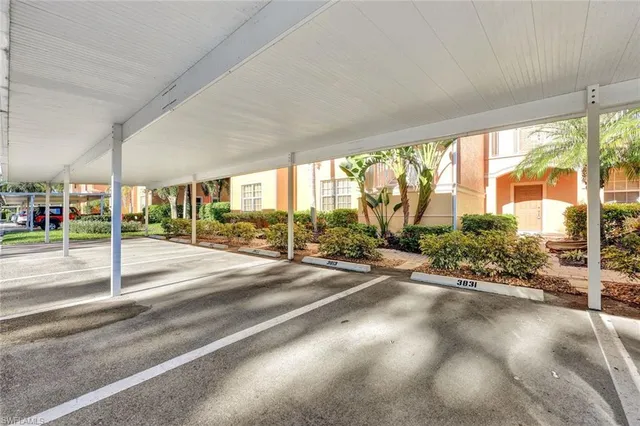 $319,000 | 9621 Spanish Moss Way, Unit 3831, Bonita Springs, FL 34135