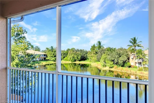 $319,000 | 9621 Spanish Moss Way, Unit 3831, Bonita Springs, FL 34135
