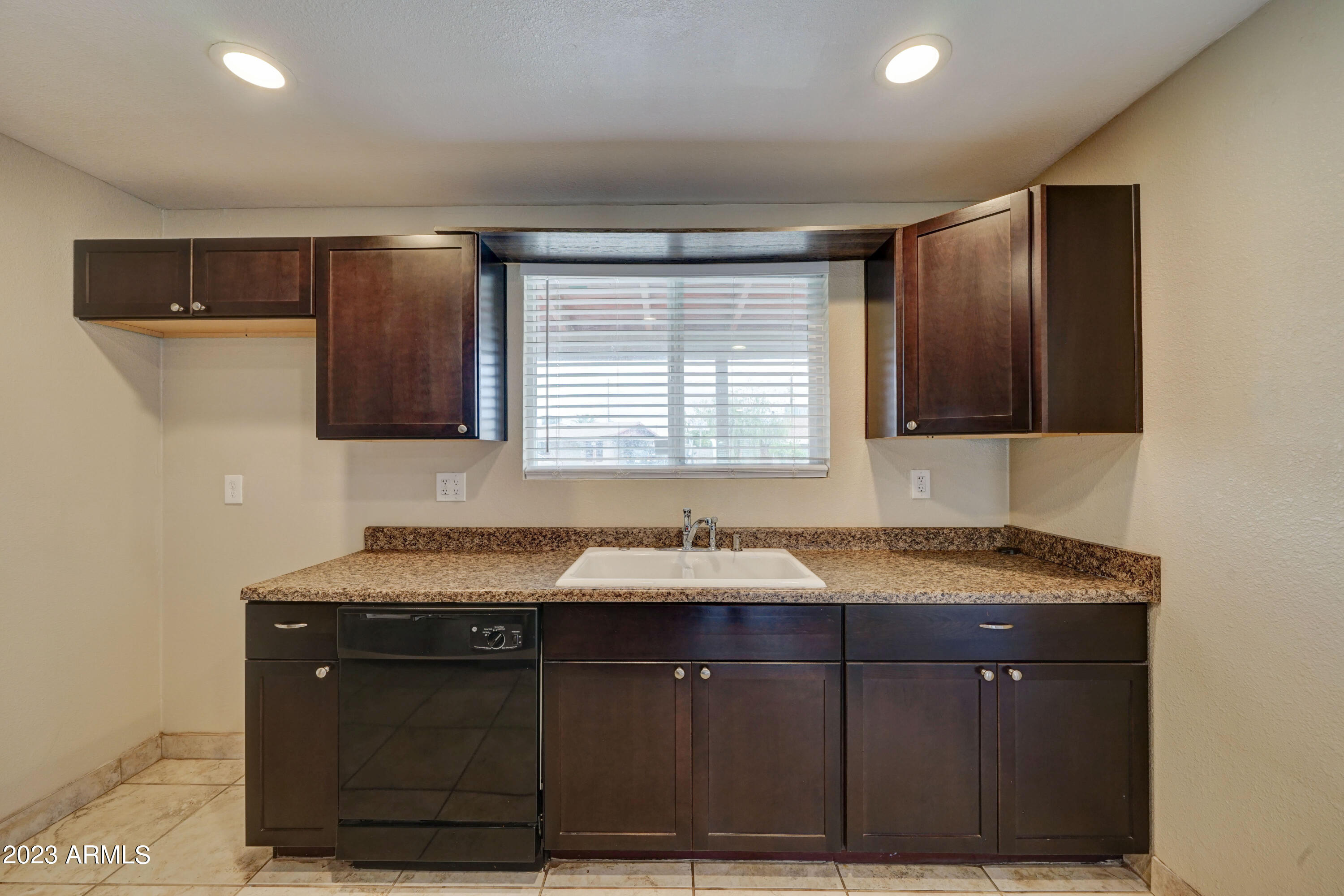 2741 West Pierson Street Phoenix, AZ 85017 - Photo 4 of 19 2741 W Pierson-7