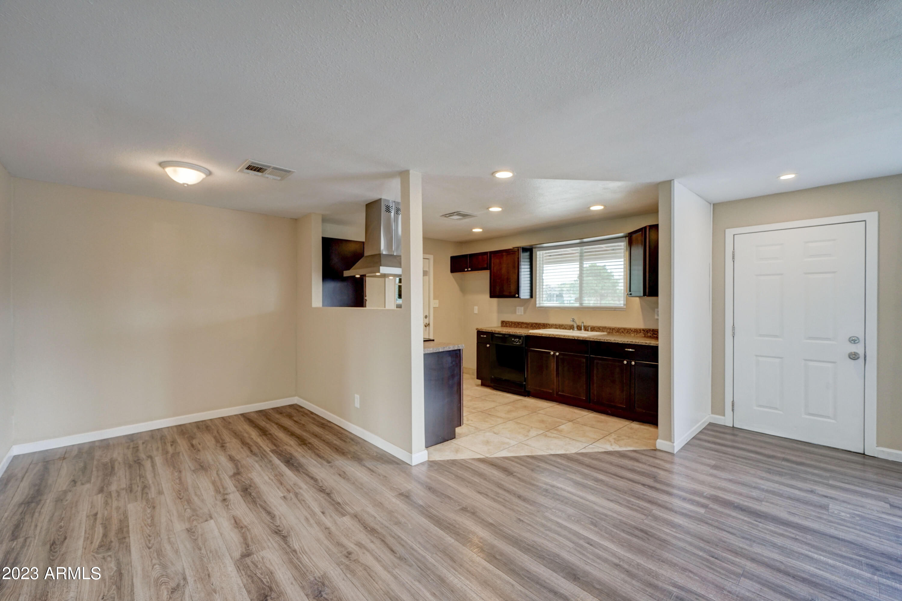2741 West Pierson Street Phoenix, AZ 85017 - Photo 5 of 19 2741 W Pierson-11