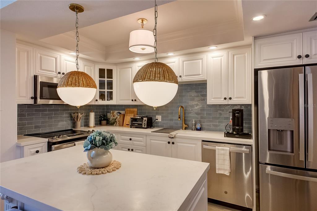 1212 Benjamin Franklin Drive, Unit 504 Sarasota, FL 34236 - Photo 16 of 48