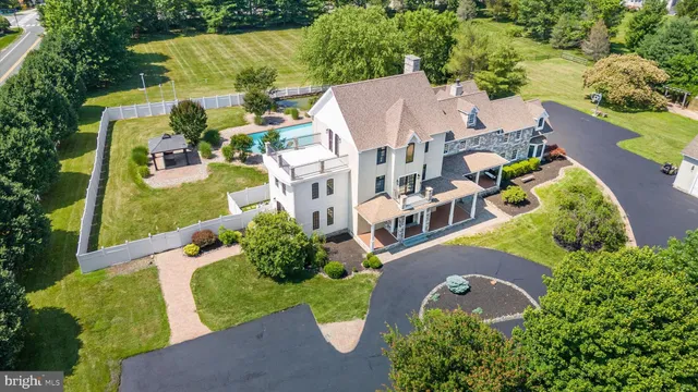 a view of a back yard of the house