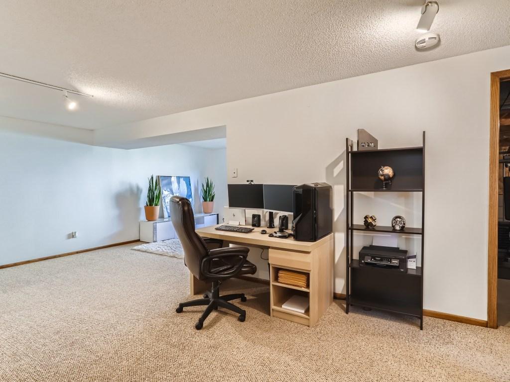 12149 Robin Road Maple Grove, MN 55369 - Photo 20 of 28 Gallery Image 20