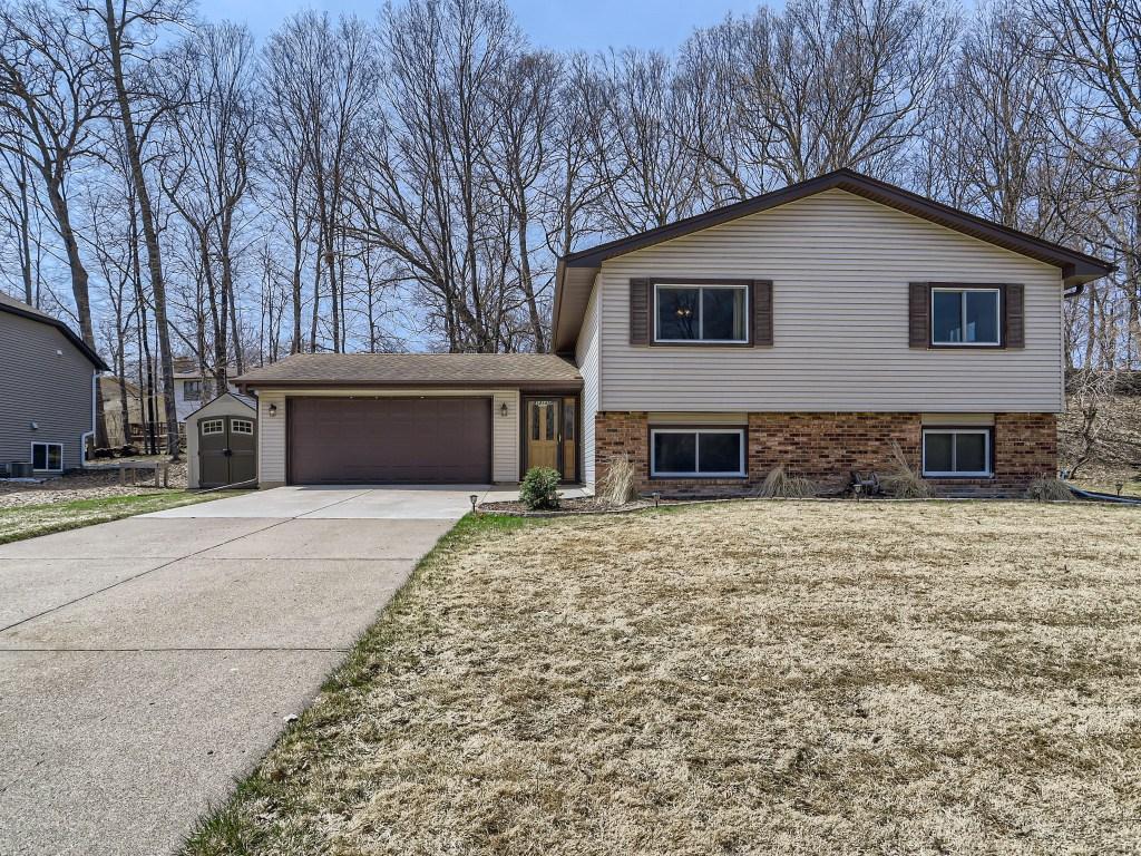 12149 Robin Road Maple Grove, MN 55369 - Photo 3 of 28 Gallery Image 3