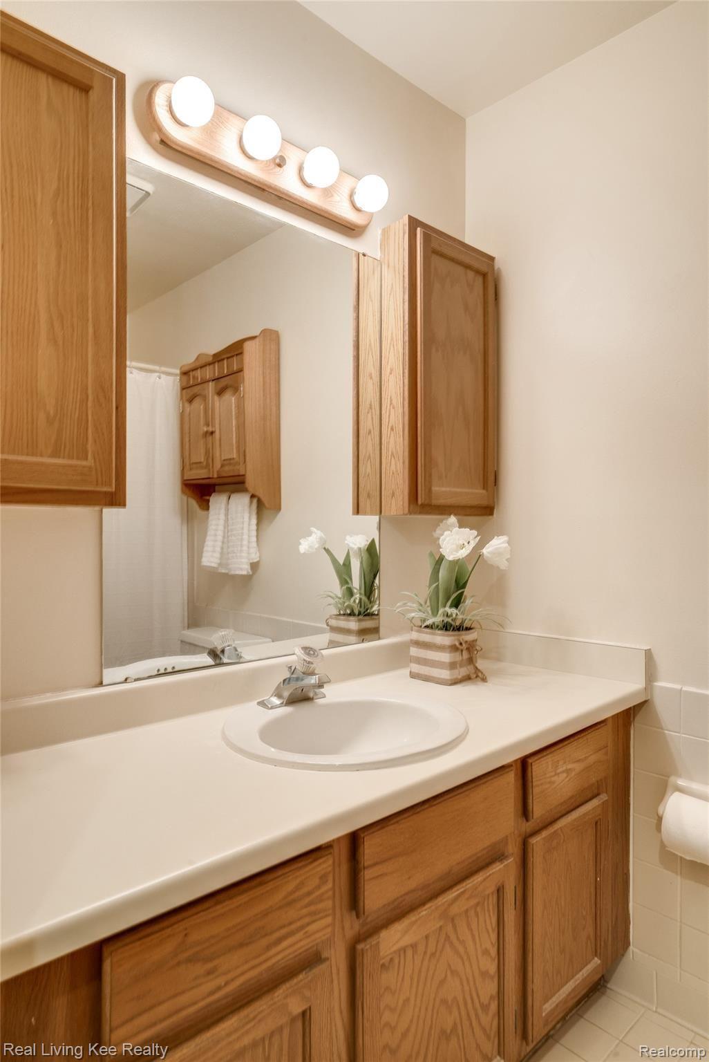 430 Baldwin Avenue Rochester, MI 48307 - Photo 26 of 41 Interiors (13 of 30).jpg