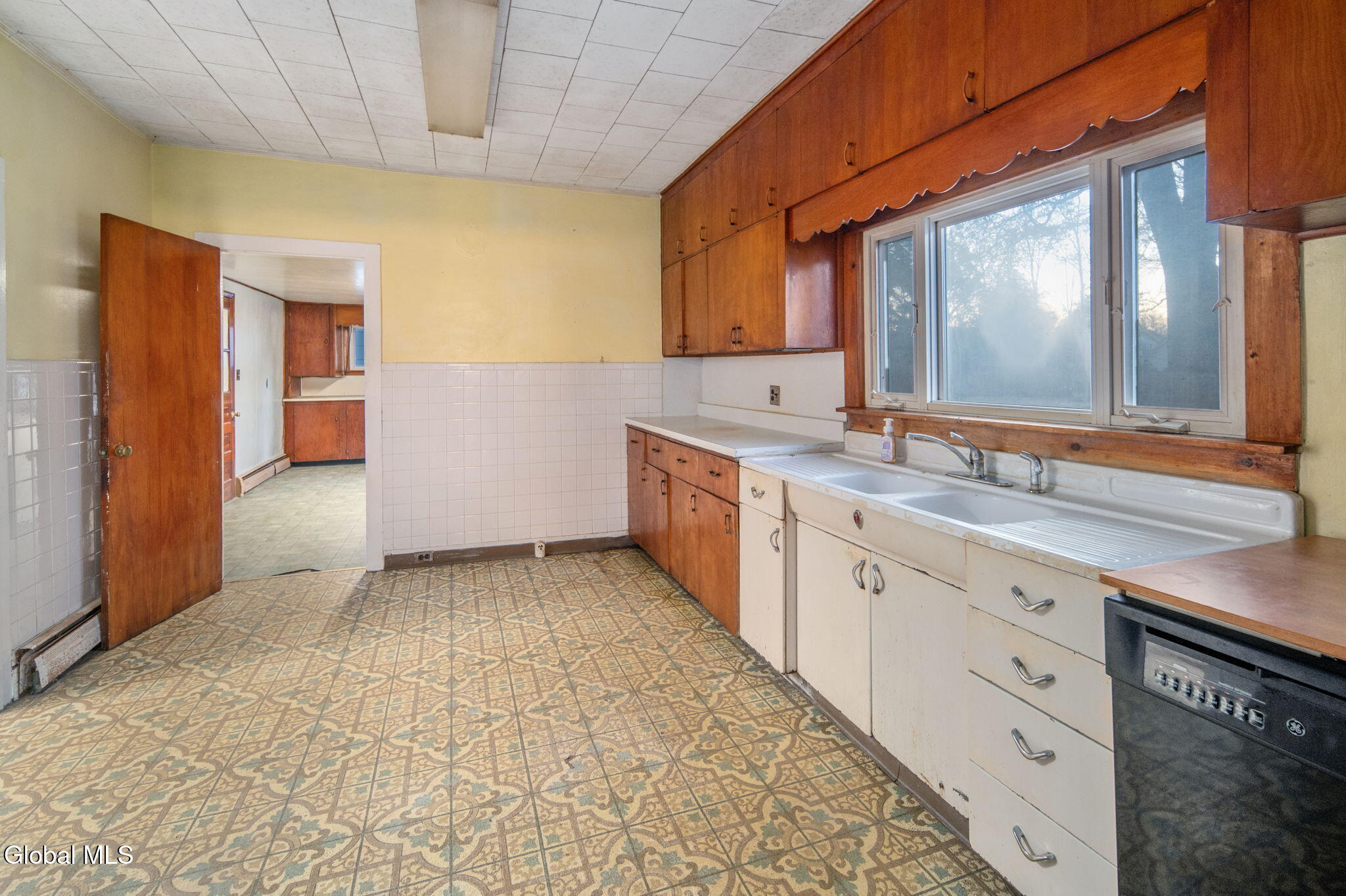 132 Grove Street Middleburgh, NY 12122 - Photo 5 of 46 13-132GroveSt_13