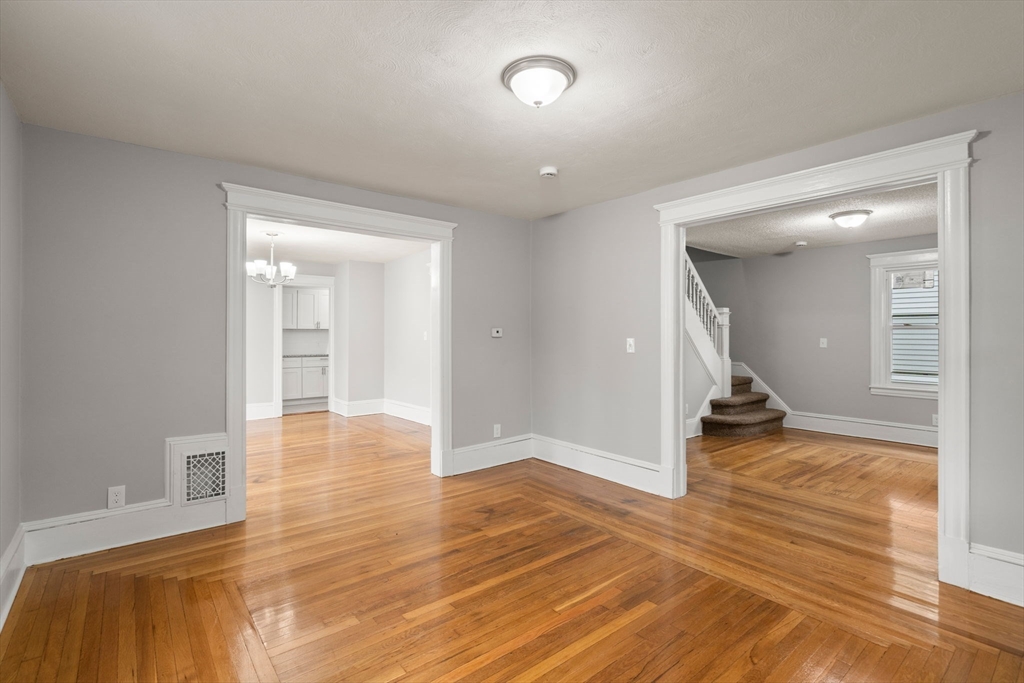35 Ranney Street Springfield, MA 01108 - Photo 5 of 24