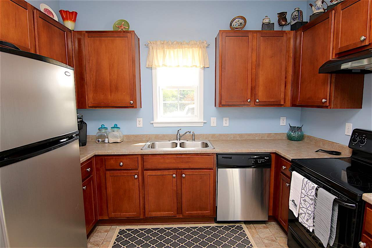15 Scotch Bonnet Ridge Clayton, NC 27520 - Photo 11 of 25 Kitchen
