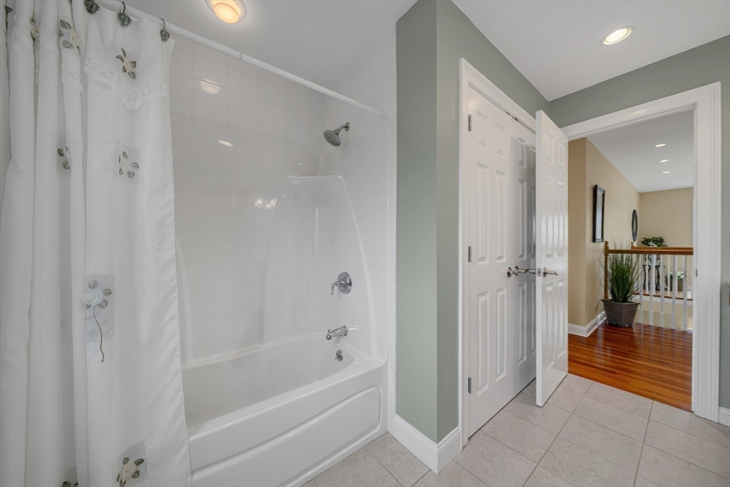 215 Lexington Road Dracut, MA 01826 - Photo 30 of 42