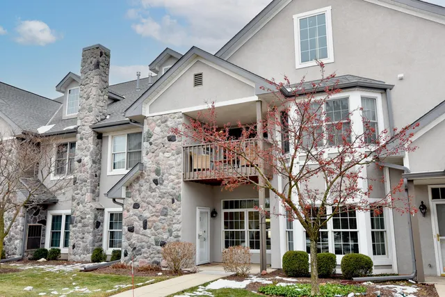 $409,000 | N30-w23021 Pineview Circle, Unit 3, Pewaukee, WI 53072