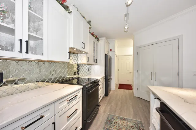 $409,000 | N30-w23021 Pineview Circle, Unit 3, Pewaukee, WI 53072