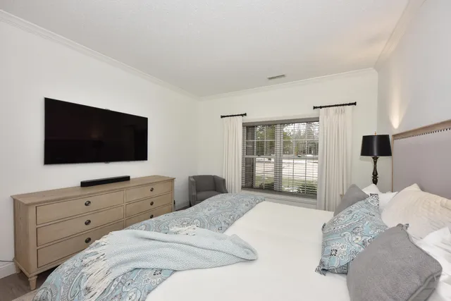 $409,000 | N30-w23021 Pineview Circle, Unit 3, Pewaukee, WI 53072