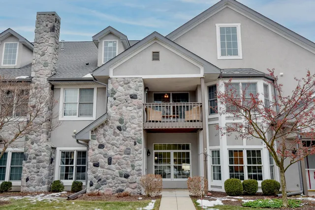 $409,000 | N30-w23021 Pineview Circle, Unit 3, Pewaukee, WI 53072