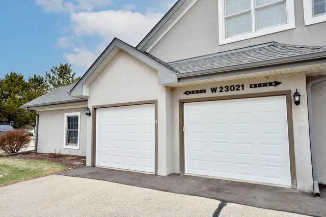 $409,000 | N30-w23021 Pineview Circle, Unit 3, Pewaukee, WI 53072