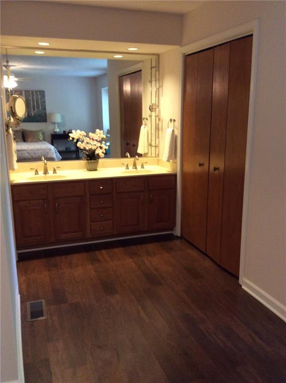 8097 Claridge Road Indianapolis, IN 46260 - Photo 17 of 27 Gallery Image 17