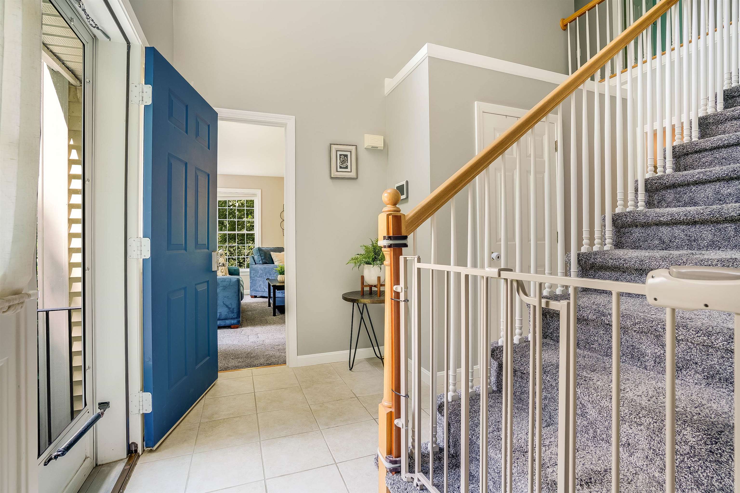 136 Jenkins Road Bedford, NH 03110 - Photo 2 of 40