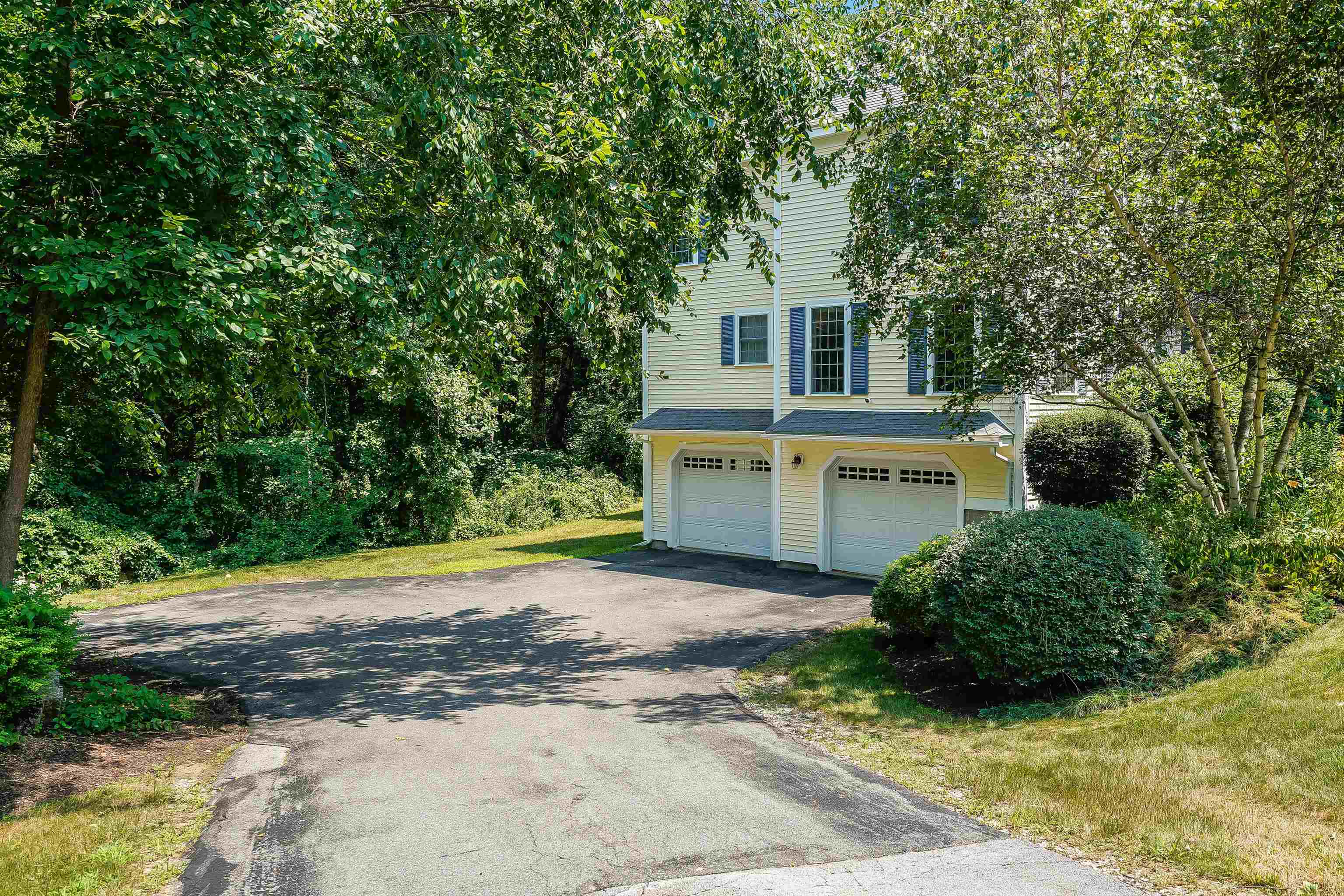 136 Jenkins Road Bedford, NH 03110 - Photo 33 of 40