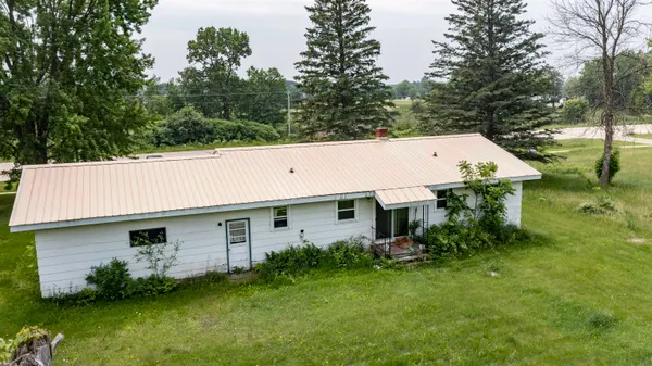 $299,000 | E1990 State Road 54, Waupaca, WI 54981