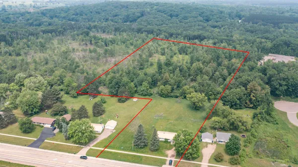 $299,000 | E1990 State Road 54, Waupaca, WI 54981