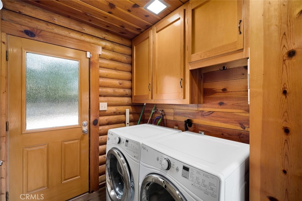 4620 Obispo Road Atascadero, CA 93422 - Photo 18 of 50 a utility room with dryer and washer
