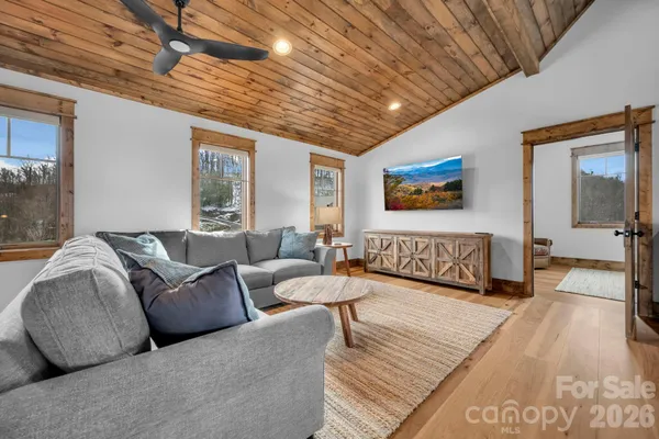 $2,400,000 | 52 Great Sky Court, Elk Park, NC 28622