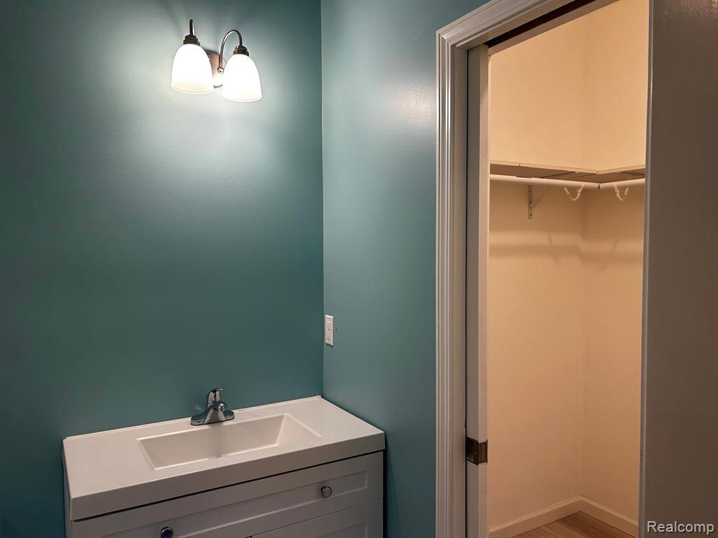 5871 Shotka Road Garden City, MI 48135 - Photo 10 of 20