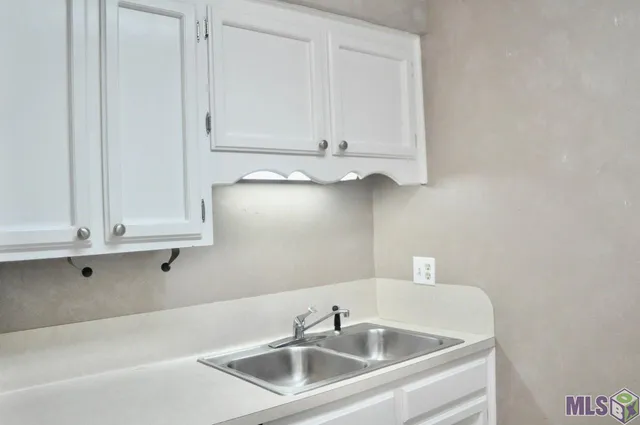 $1,050 | 5233 Butter Creek Lane, Unit J7, Baton Rouge, LA 70809