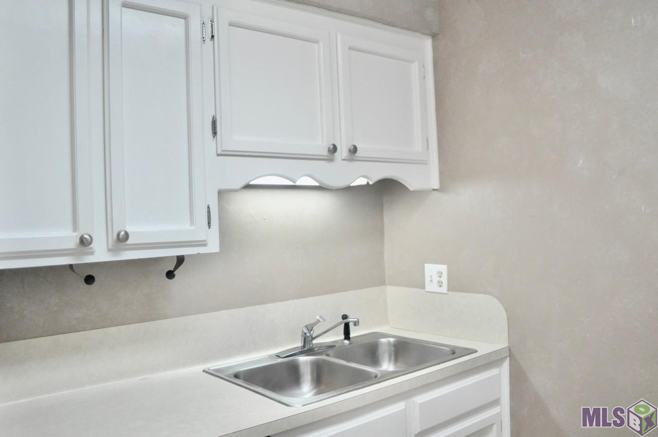 5233 Butter Creek Lane, Unit J7 Baton Rouge, LA 70809 - Photo 11 of 15