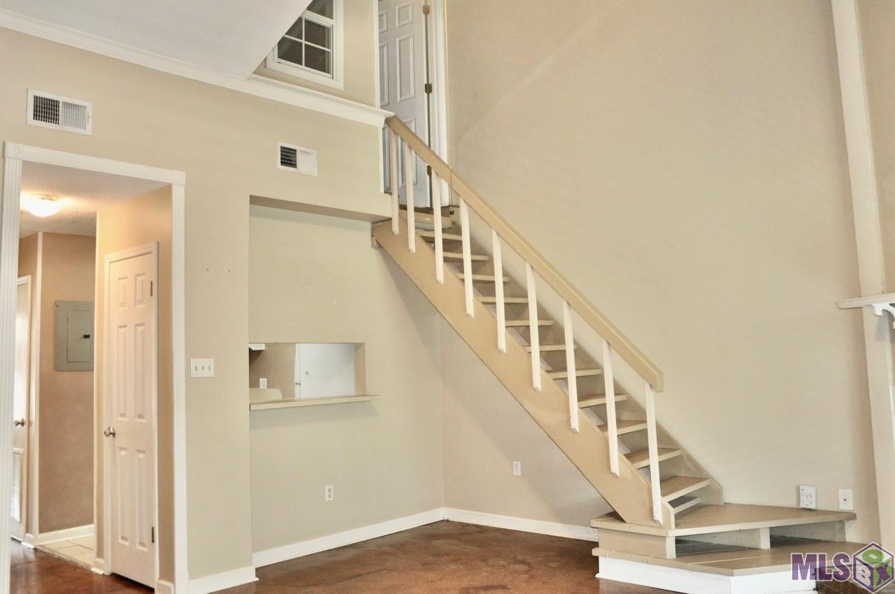 5233 Butter Creek Lane, Unit J7 Baton Rouge, LA 70809 - Photo 4 of 15