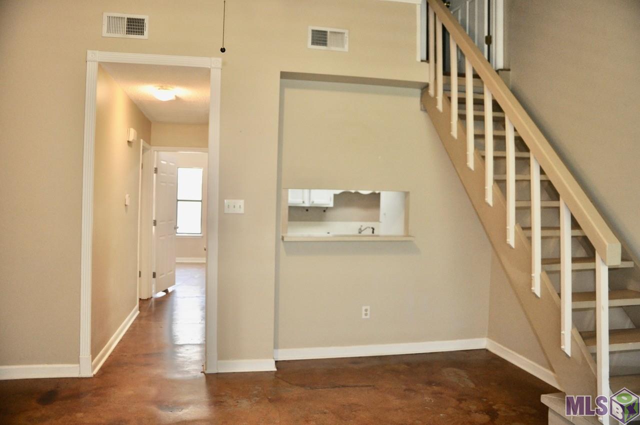 5233 Butter Creek Lane, Unit J7 Baton Rouge, LA 70809 - Photo 5 of 15