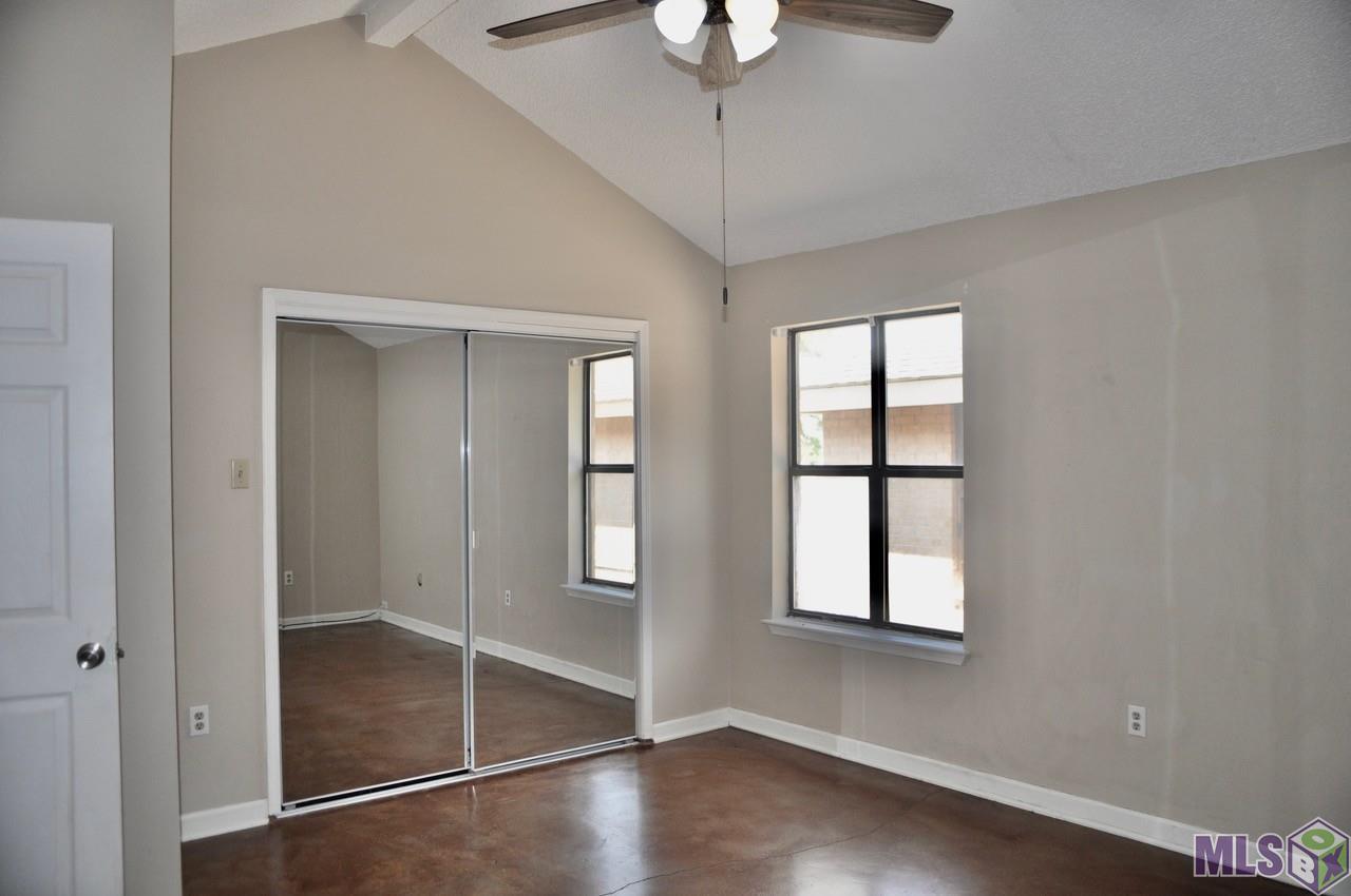 5233 Butter Creek Lane, Unit J7 Baton Rouge, LA 70809 - Photo 7 of 15