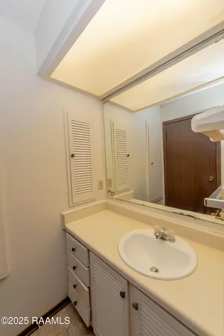 $87,500 | 101 Wilbourn Boulevard, Unit 604, Lafayette, LA 70506