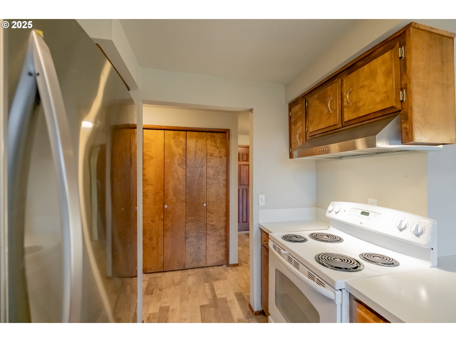 2473 Grand Prairie Road Southeast Albany, OR 97322 - Photo 11 of 46