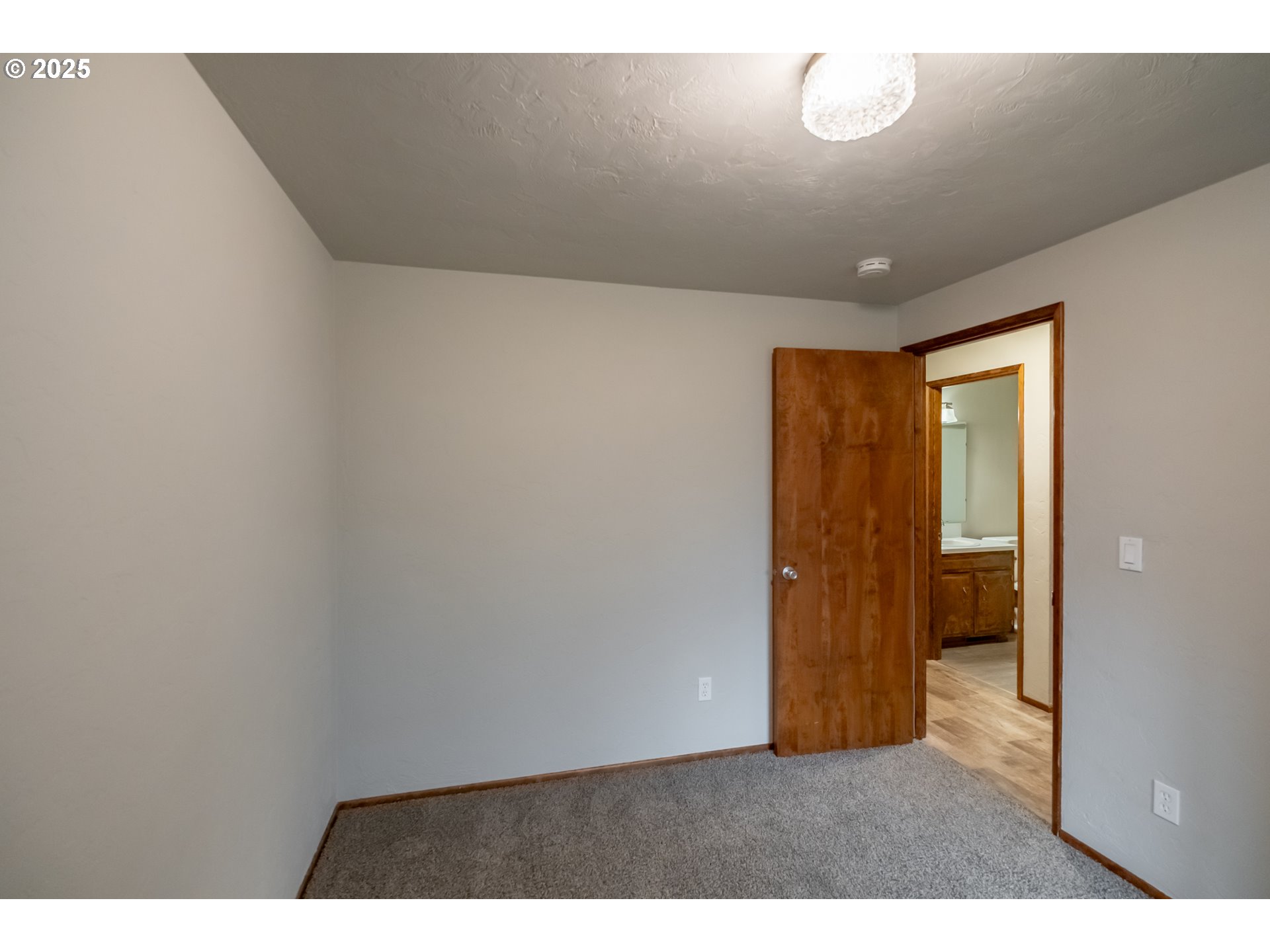 2473 Grand Prairie Road Southeast Albany, OR 97322 - Photo 23 of 46