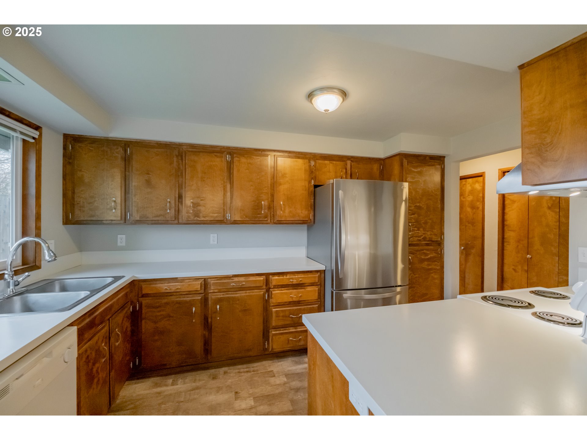 2473 Grand Prairie Road Southeast Albany, OR 97322 - Photo 8 of 46