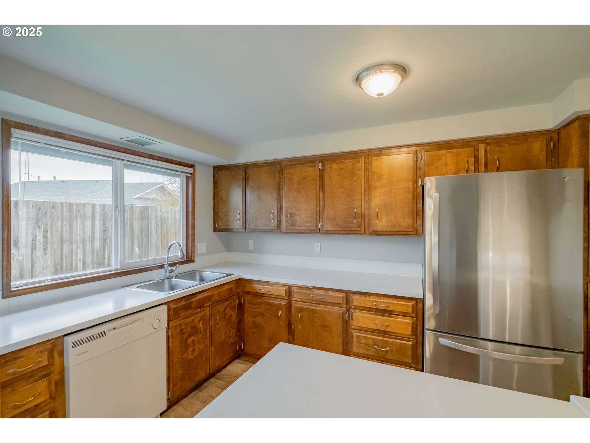 2473 Grand Prairie Road Southeast Albany, OR 97322 - Photo 10 of 46