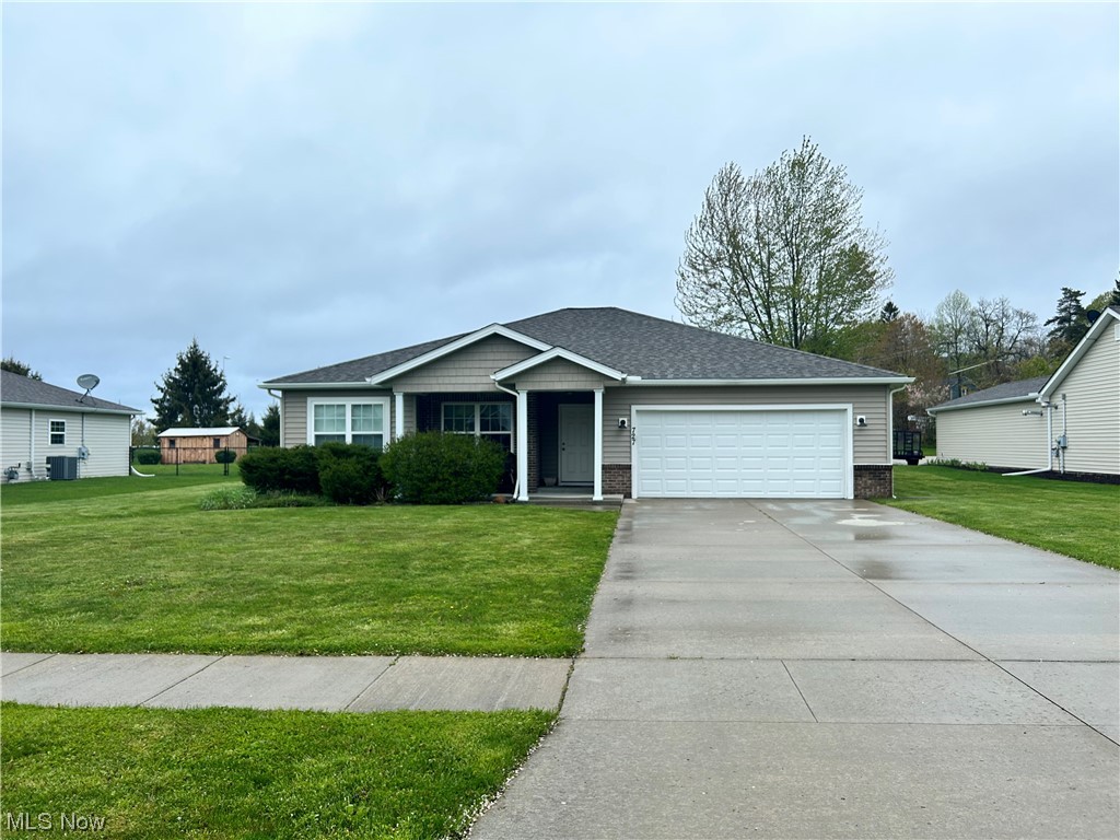727 Wood Ridge Road Geneva, OH 44041 - Photo 3 of 31 Front
