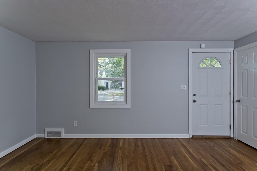 165 Rosewell Street Springfield, MA 01109 - Photo 9 of 18 Gallery Image 9