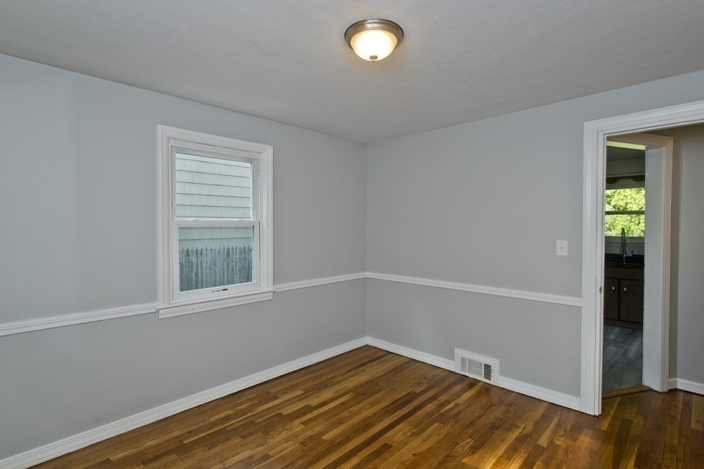 165 Rosewell Street Springfield, MA 01109 - Photo 10 of 18 Gallery Image 10