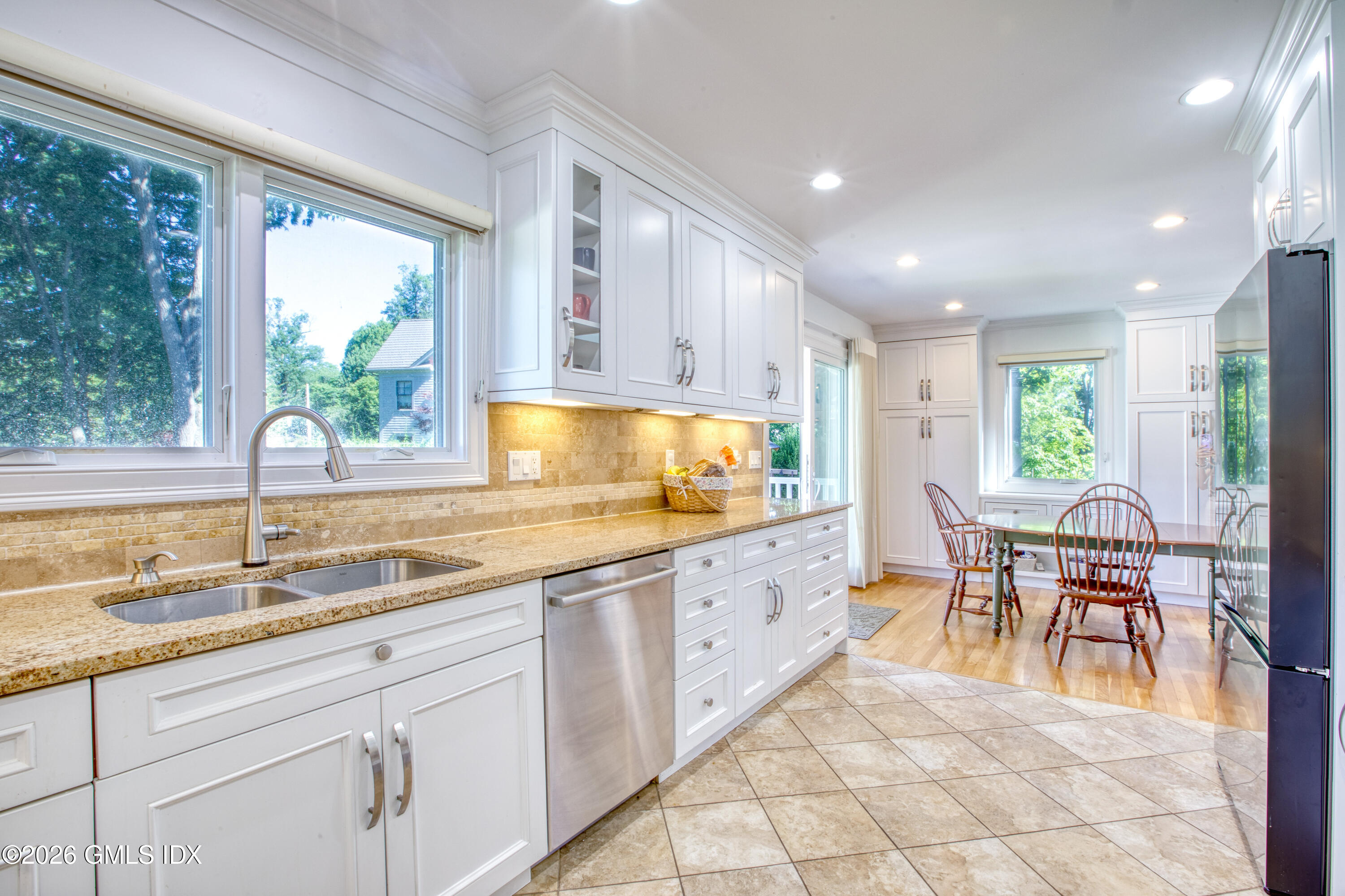 25 Weston Hill Road Riverside, CT 06878 - Photo 5 of 26 25 WH 2