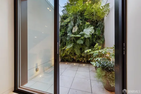$19,900,000 | 2833 Vallejo Street, San Francisco, CA 94123