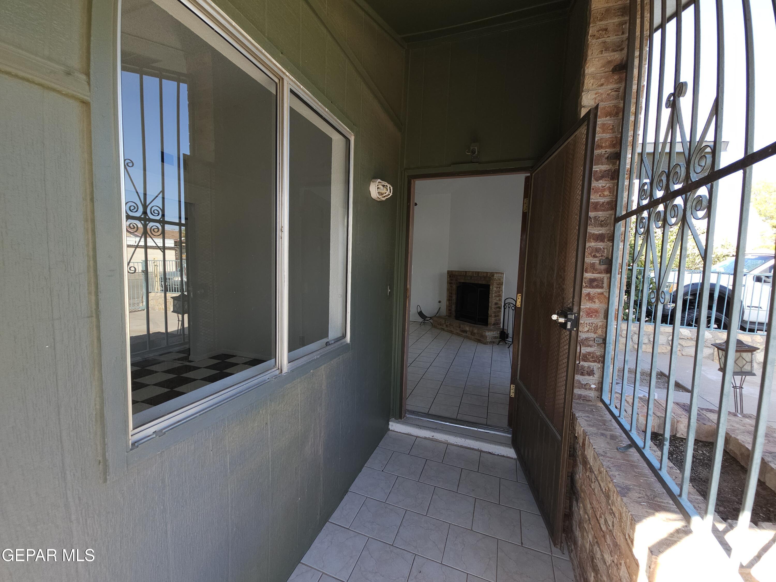 833 Destello Road El Paso, TX 79907 - Photo 8 of 55 20251006_161830