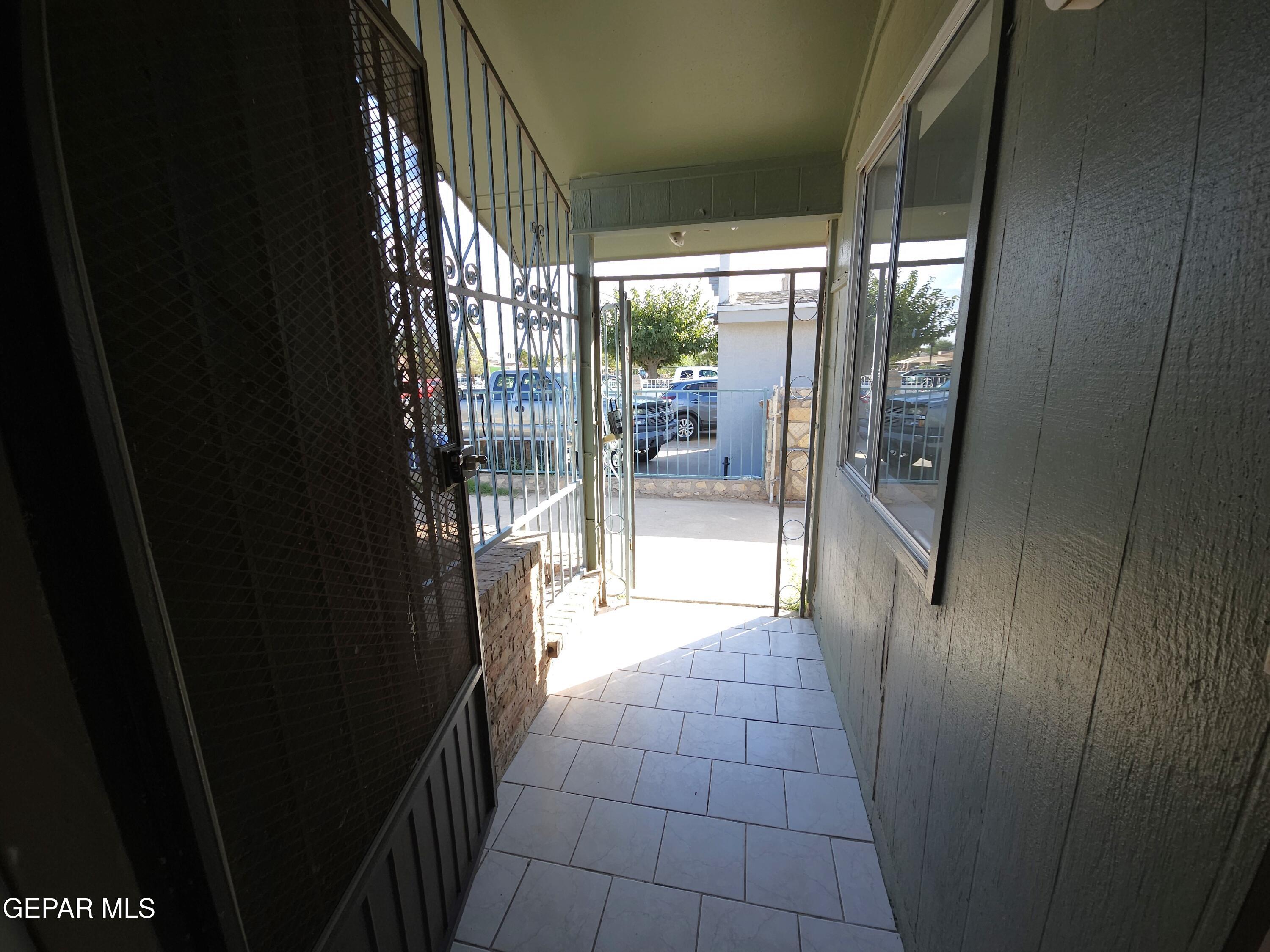 833 Destello Road El Paso, TX 79907 - Photo 9 of 55 20251006_161707