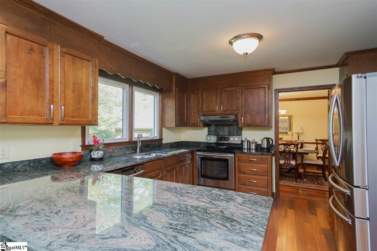 102 Stonecrest Road Greer, SC 29650 - Photo 8 of 33 Gallery Image 8