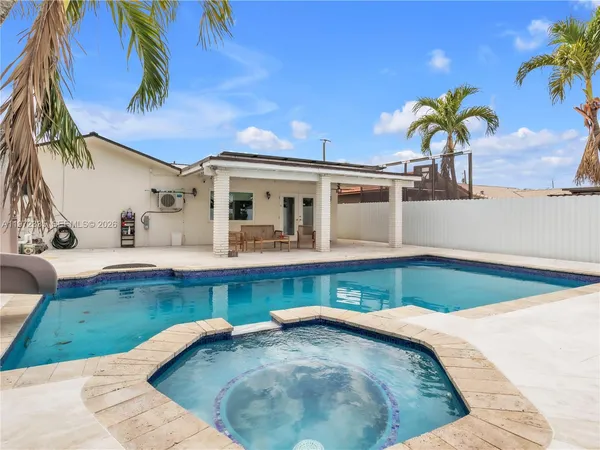 $4,650 | 13821 Southwest 14th Street, Miami, FL 33184