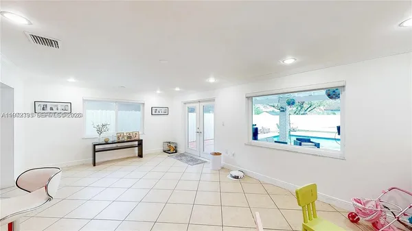 $4,650 | 13821 Southwest 14th Street, Miami, FL 33184